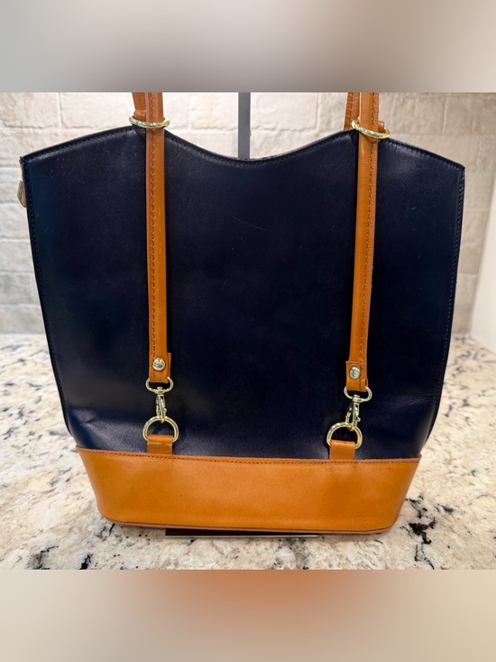 Vera Pelle Handbags - Vera Pelle EUC Navy & Tan Leather Shoulder Bag